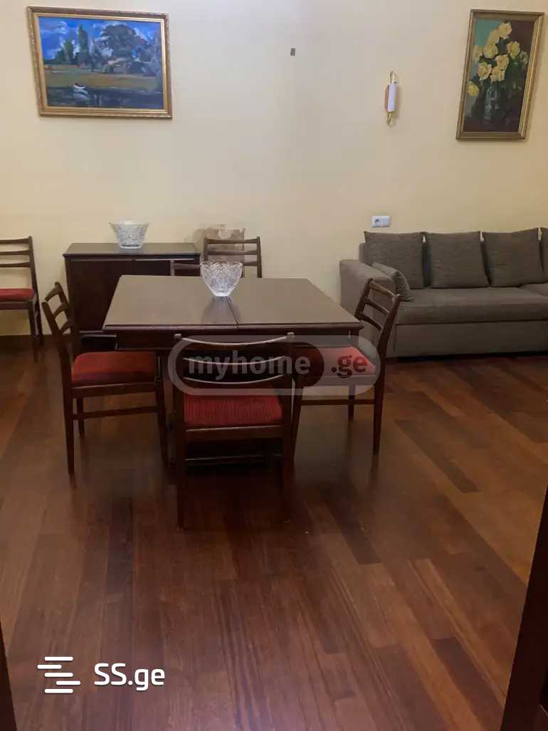 Квартира pekini st.