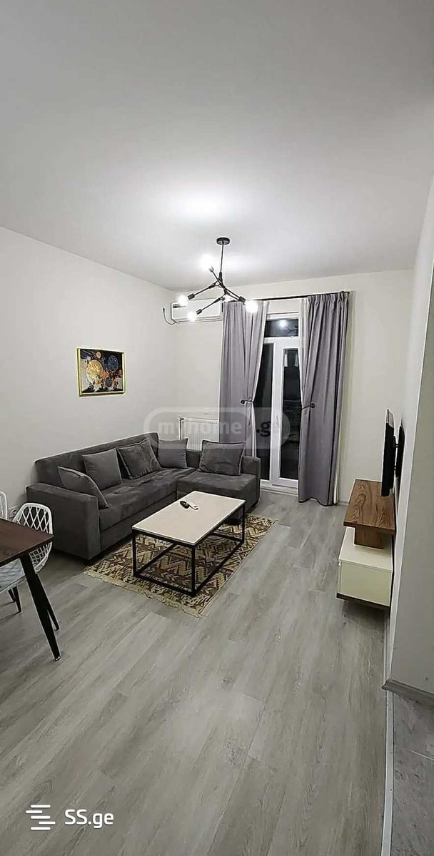 Bob walsh st. - 2 rooms