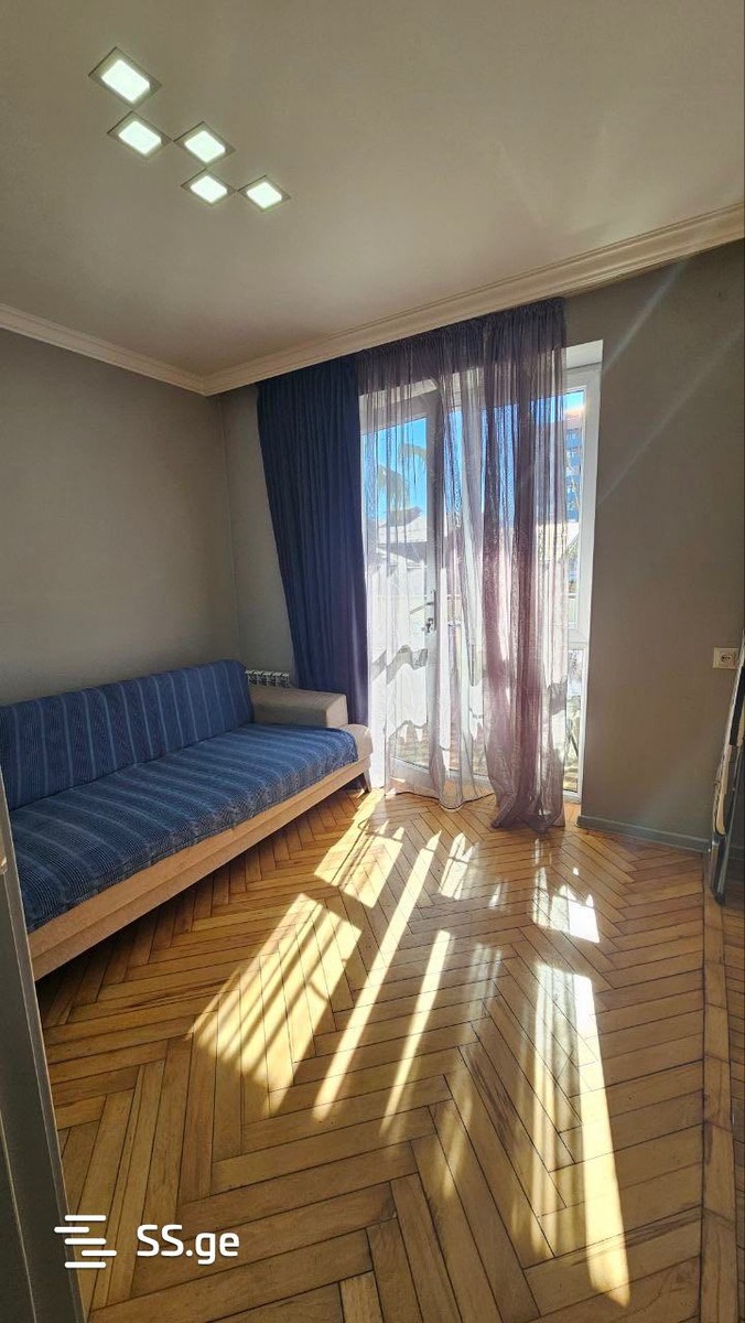 Sh. Rustaveli Ave. 10 - 3 rooms