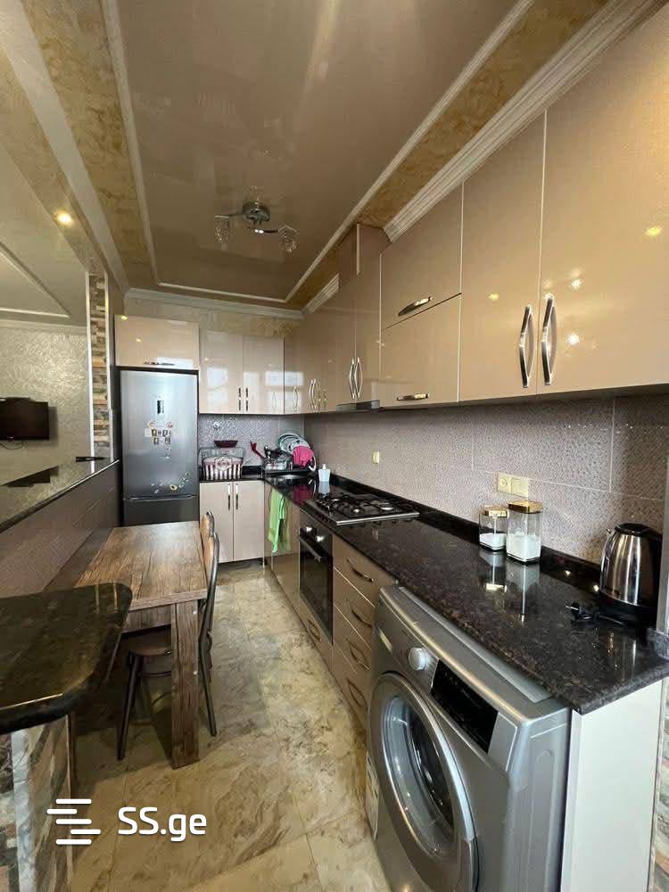 Leonidze st. 5 - 3 rooms