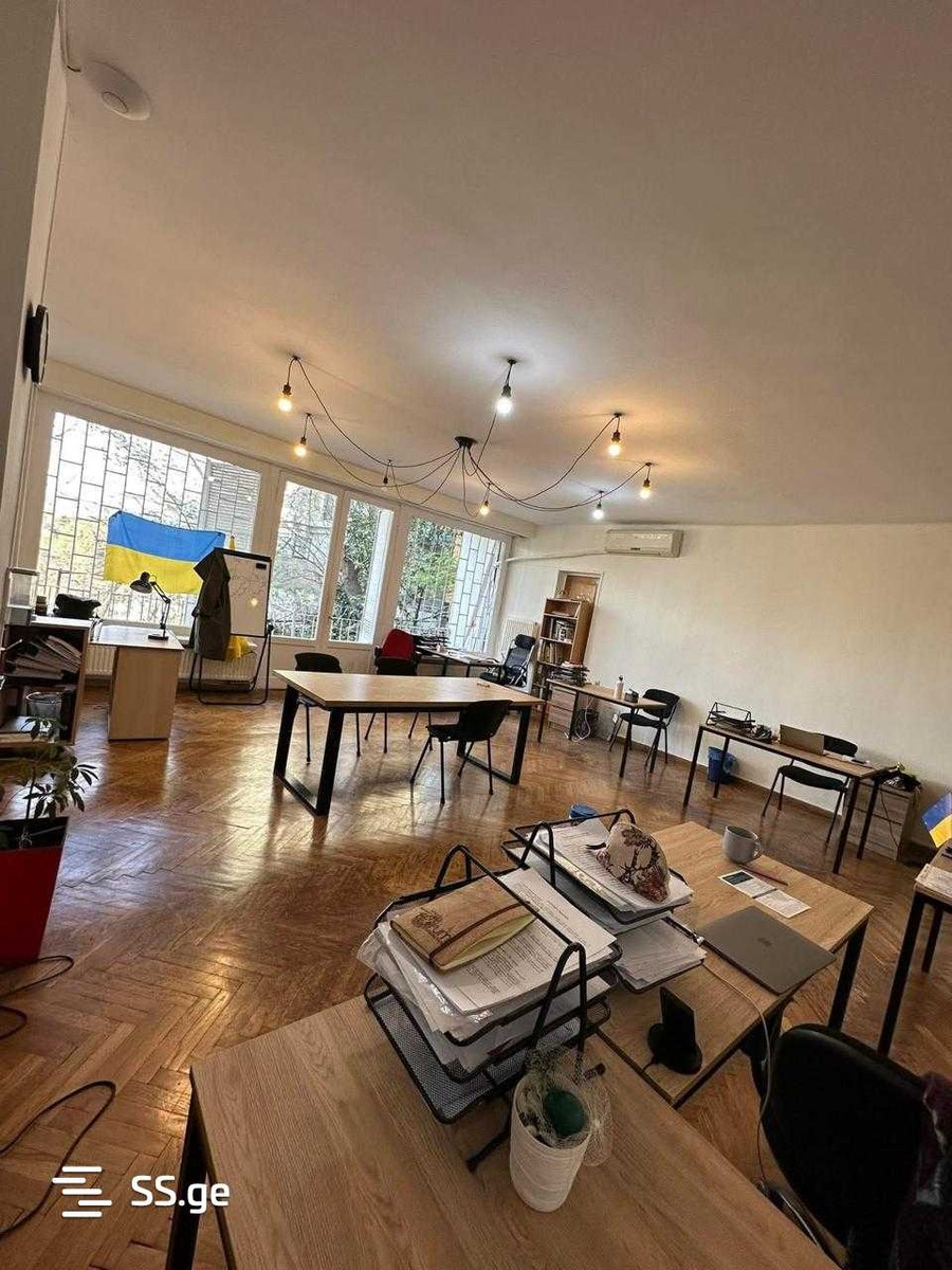 anjaparizde st. 9 - 6 rooms