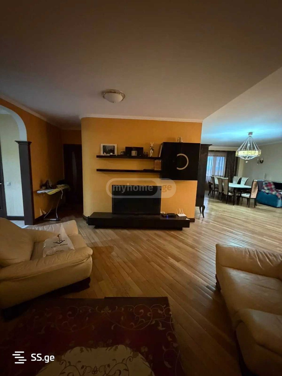chikovani st. 4 - 6 rooms