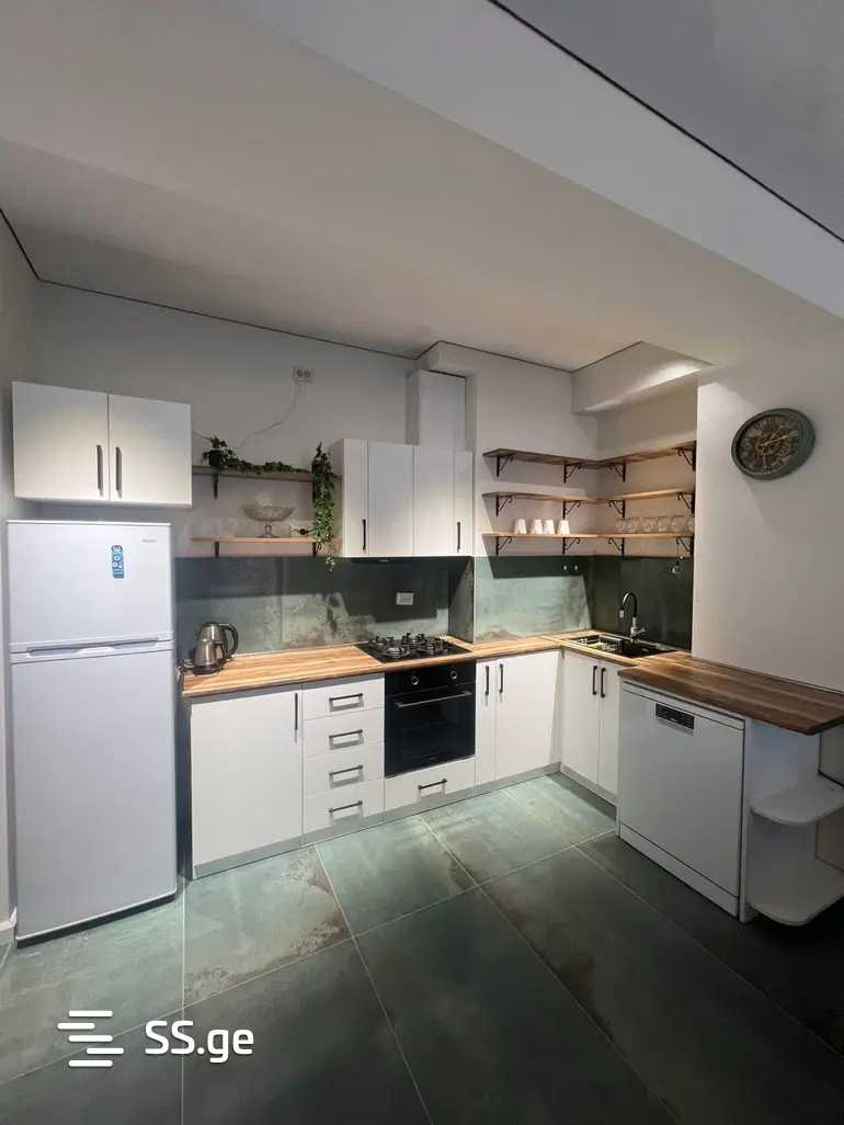 navtlugi st. 10 - 3 rooms