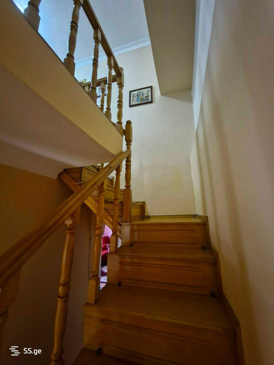 Sh. Inasaridze St. 18 - 5 rooms