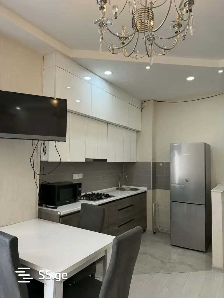 Vepkhistkaosnis st. - 3 rooms