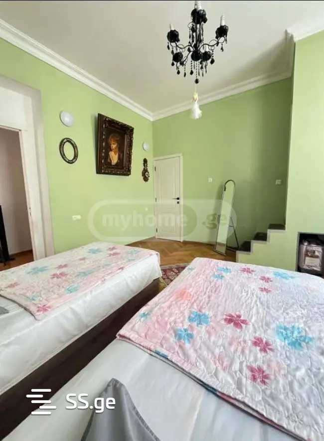 kipiani st. 10 - 8 rooms