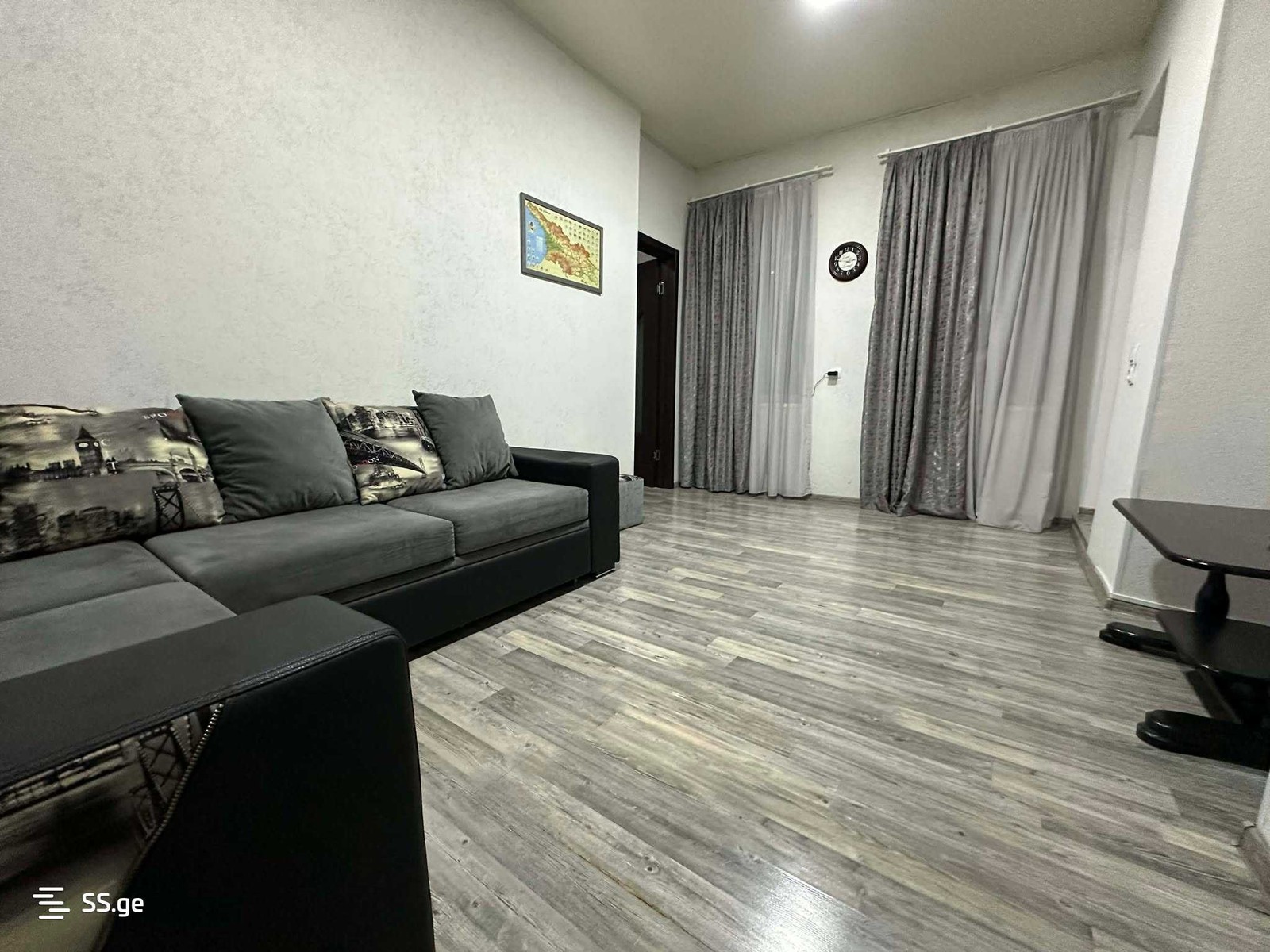 firdousi st. 3 - 2 rooms