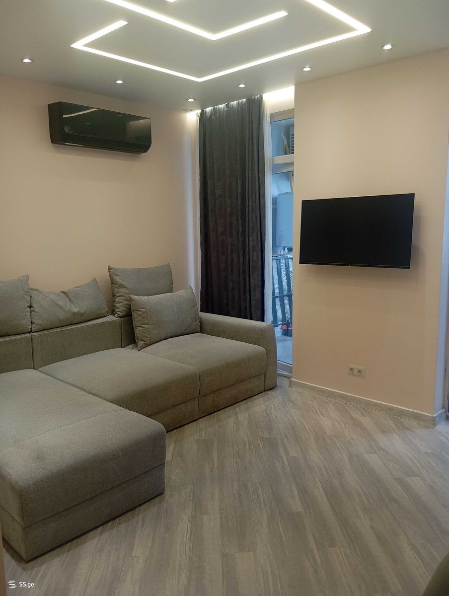 R. Nizharadze st. 9 - 1 rooms