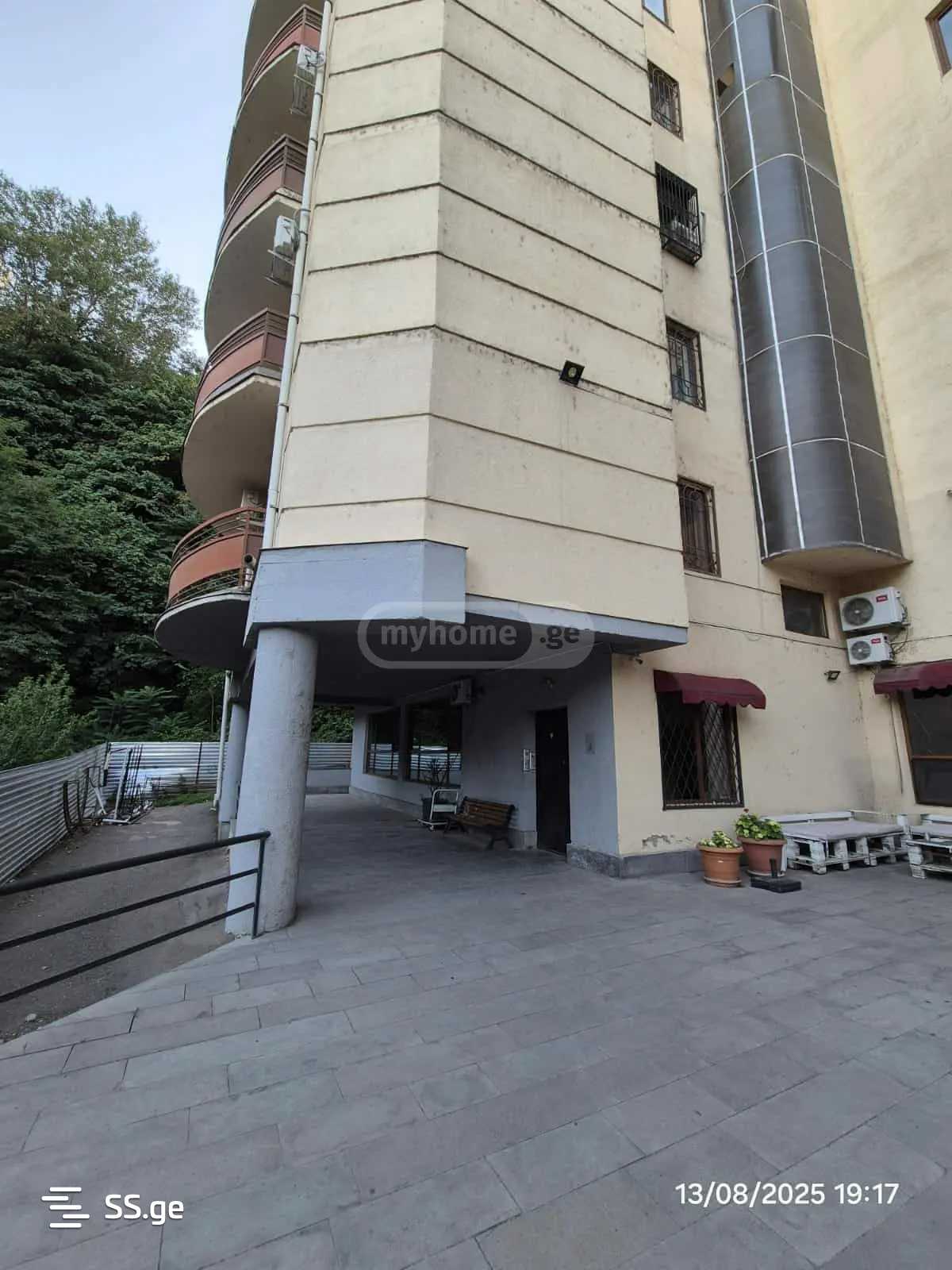 Квартира zviad gamsakhurdia st.