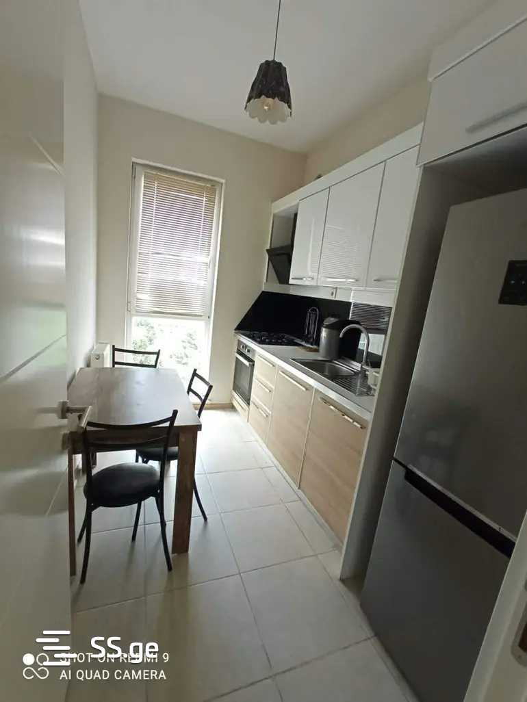 Bob walsh st. - 3 rooms