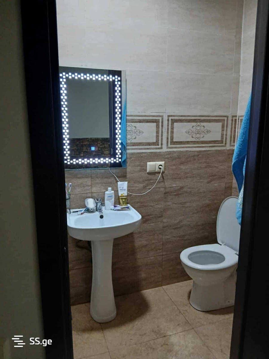 32 - 3 rooms