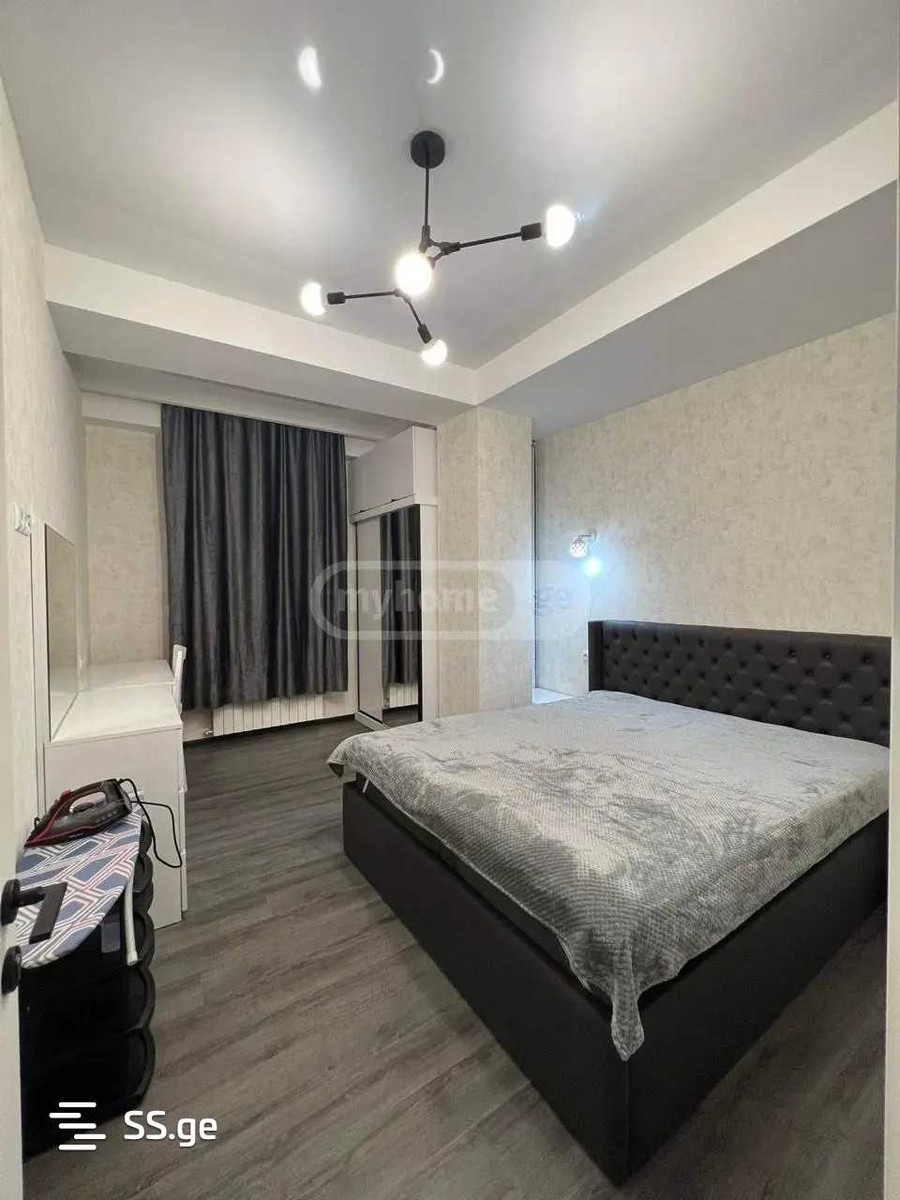 Kosmonavtebi coast - 4 rooms