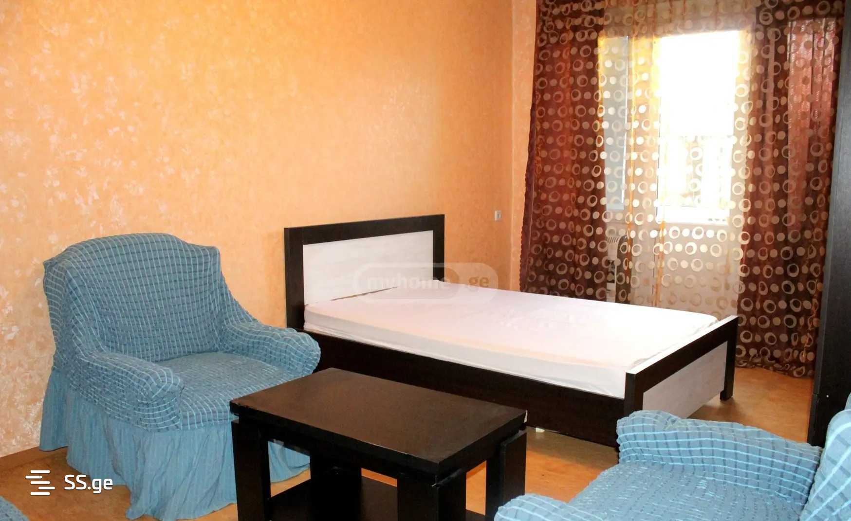 a.wereTlis avenue 13 - 1 rooms