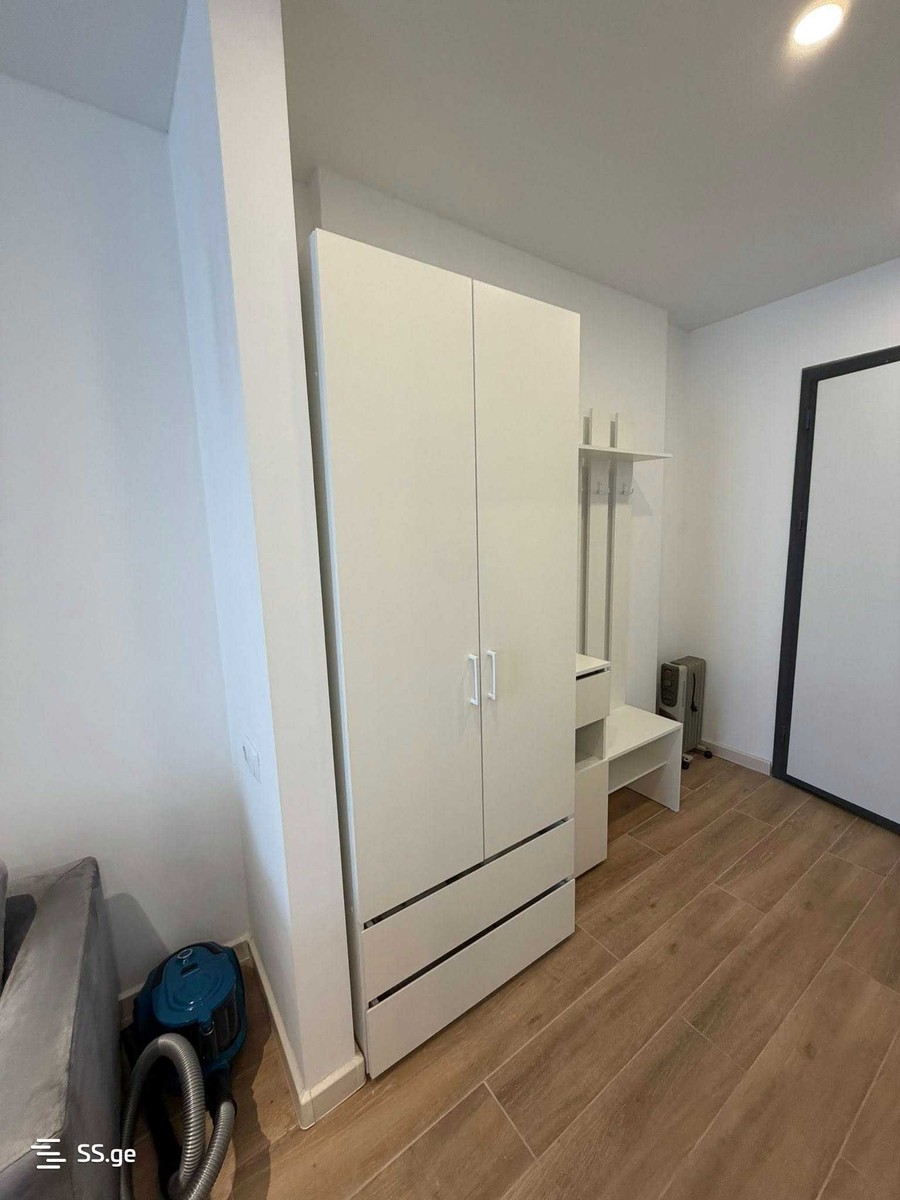 R. Nizharadze st. 10 - 1 rooms