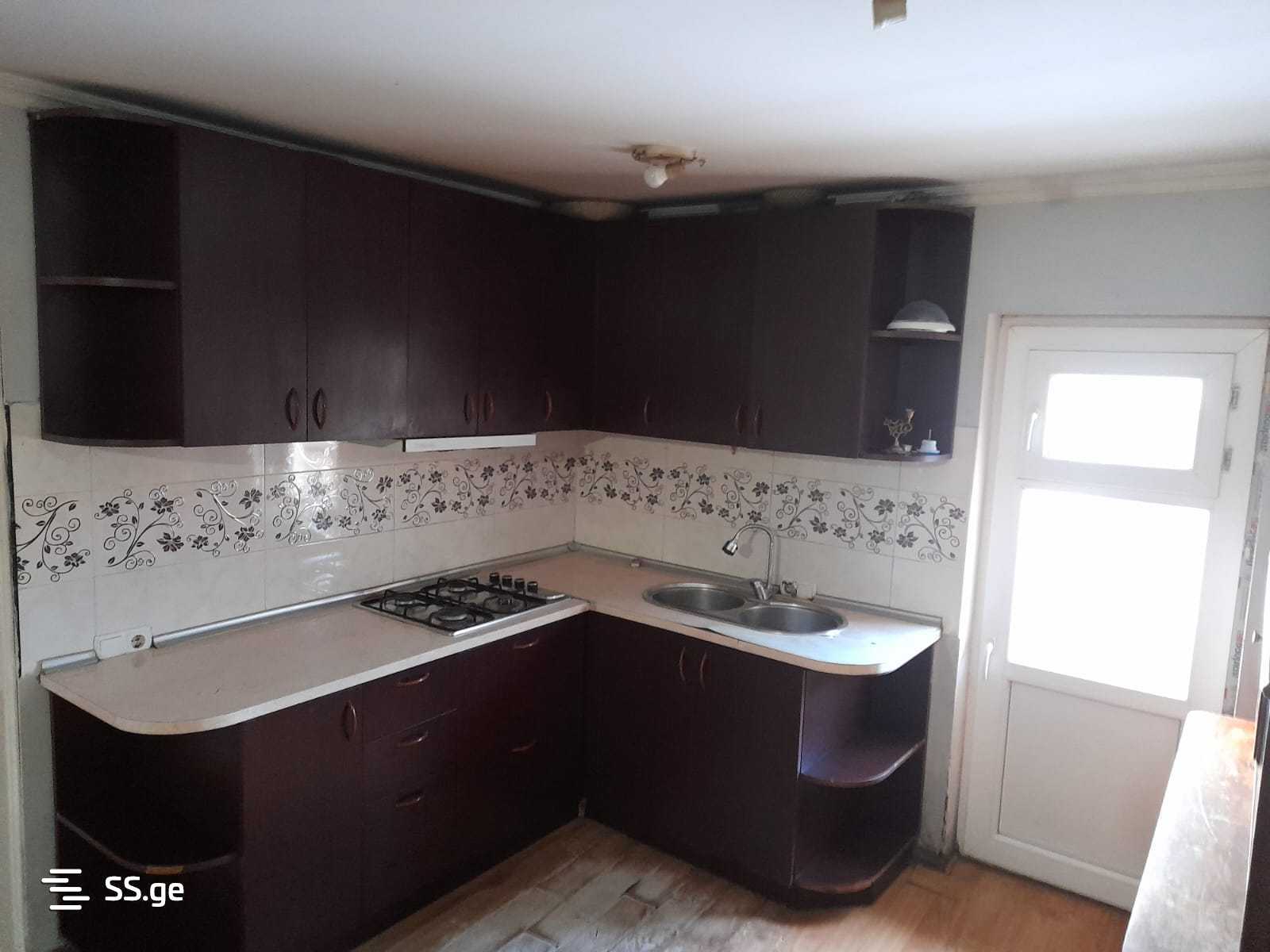 Vazisubnis dasaxleba - 3 rooms