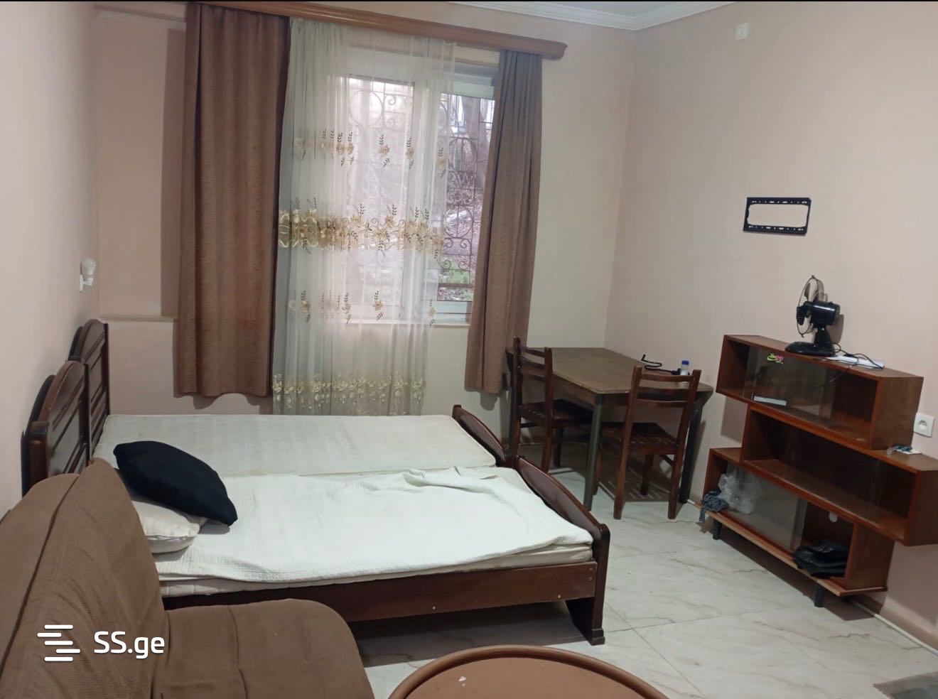 universiteti st. 2 - 1 rooms