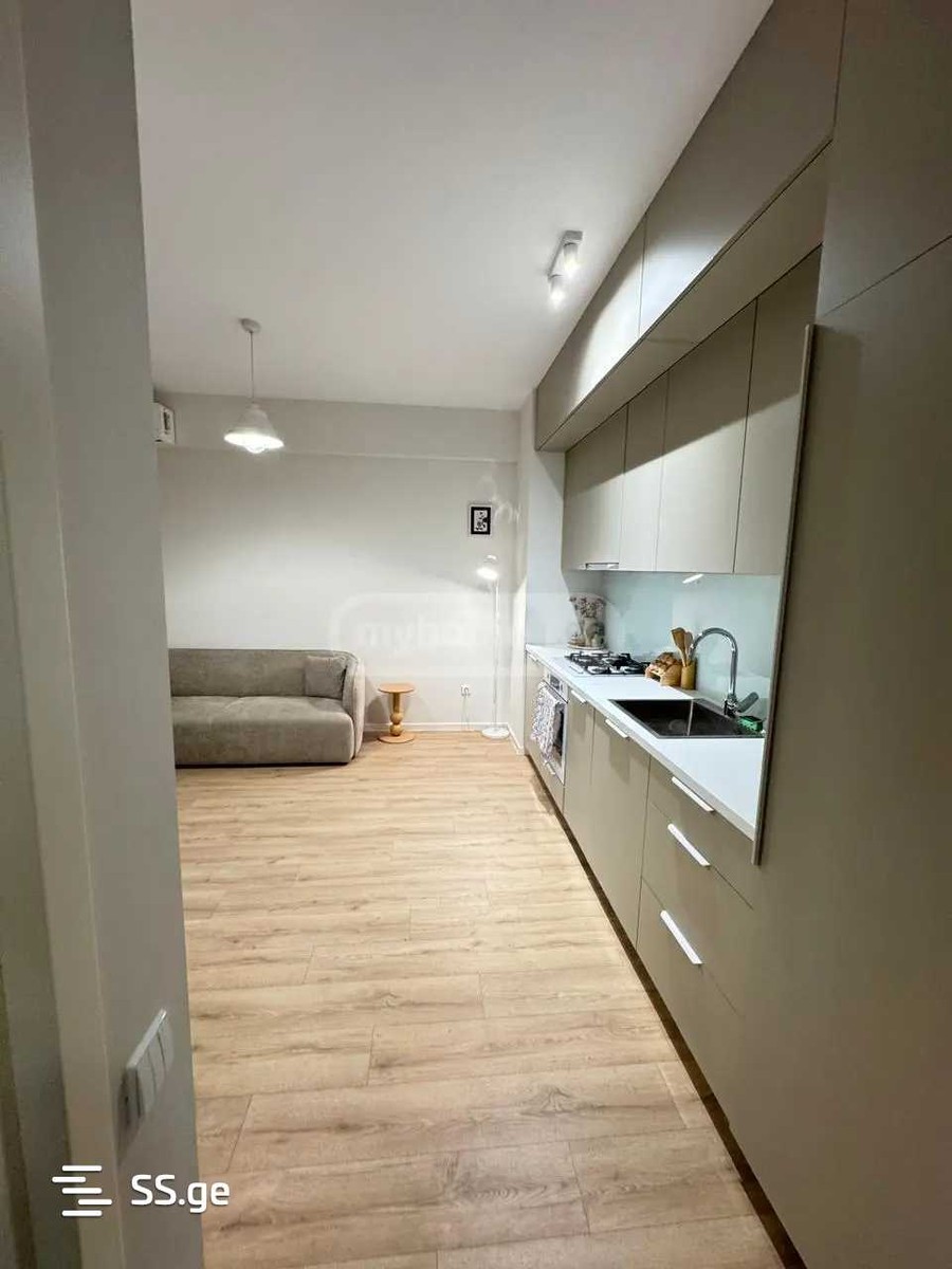 universiteti st. 10 - 3 rooms