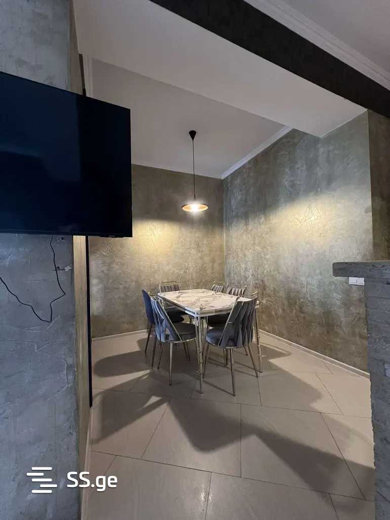 bakradze st. 7 - 4 rooms