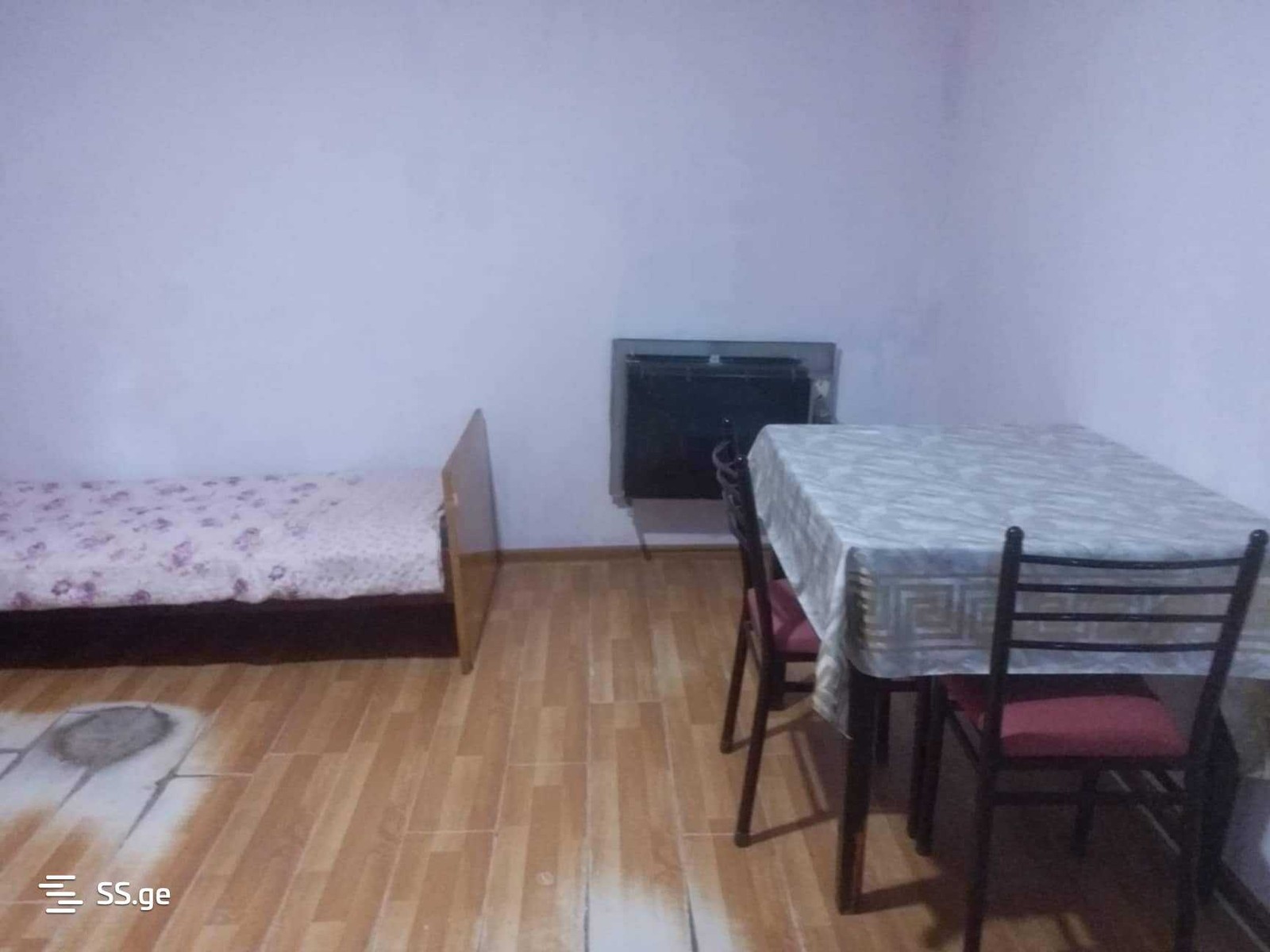 moreti st. 13 - 1 rooms