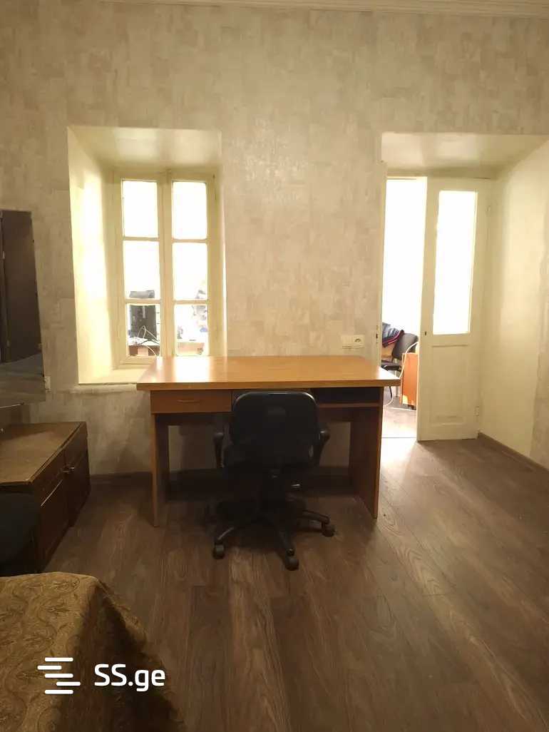 Beqa and Bushqen opizrebi st. - 3 rooms