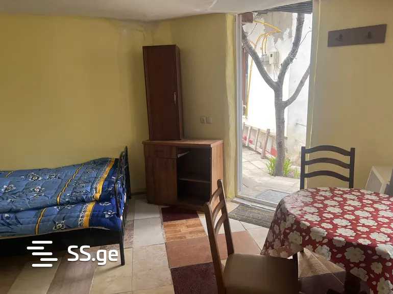 Esma Oniani st. 30 - 1 rooms