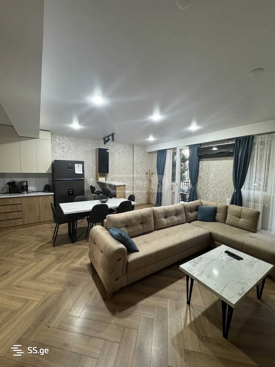 navtlugi st. 10 - 4 rooms