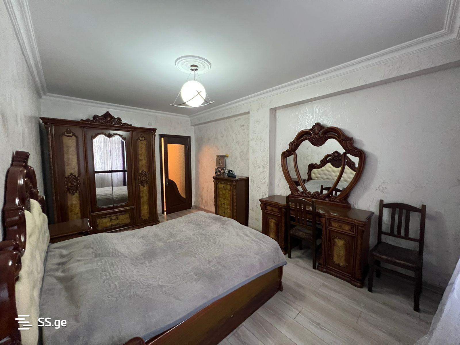 Kobaladze st. 5 - 3 rooms
