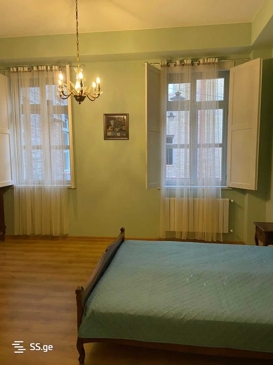 purceladze st. 10 - 5 rooms