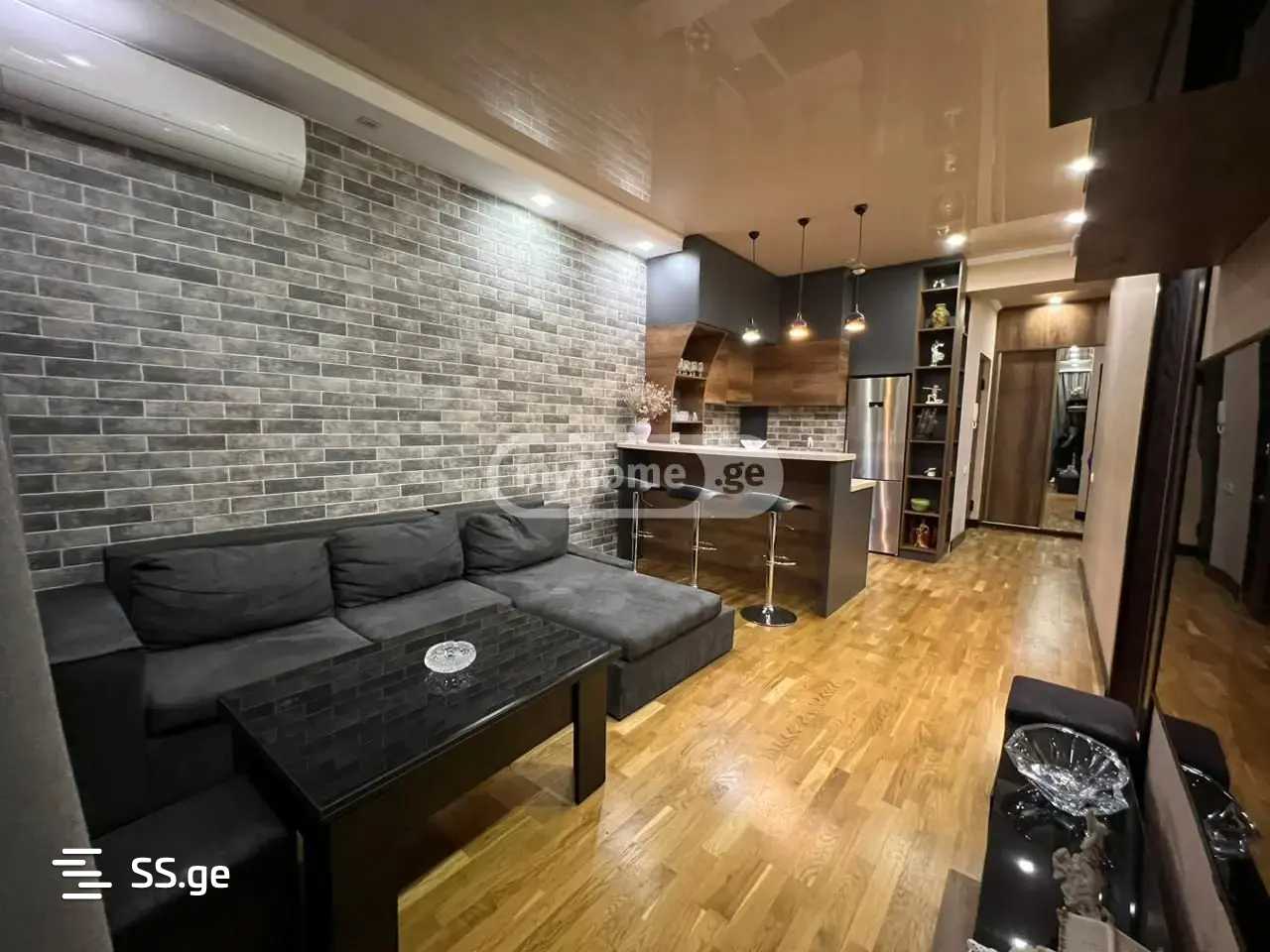 Saakadze Descent - 3 rooms