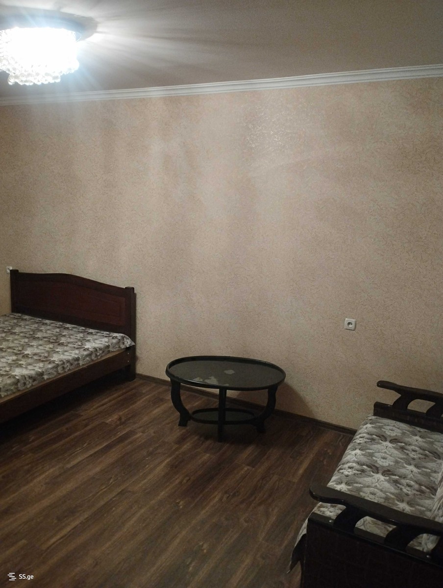 Beri Gabriel Salosi Ave. 5შესახვევი - 1 rooms