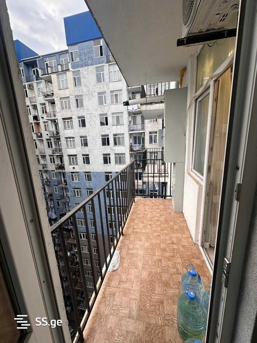 D. Mamuladze st. 8 - 3 rooms