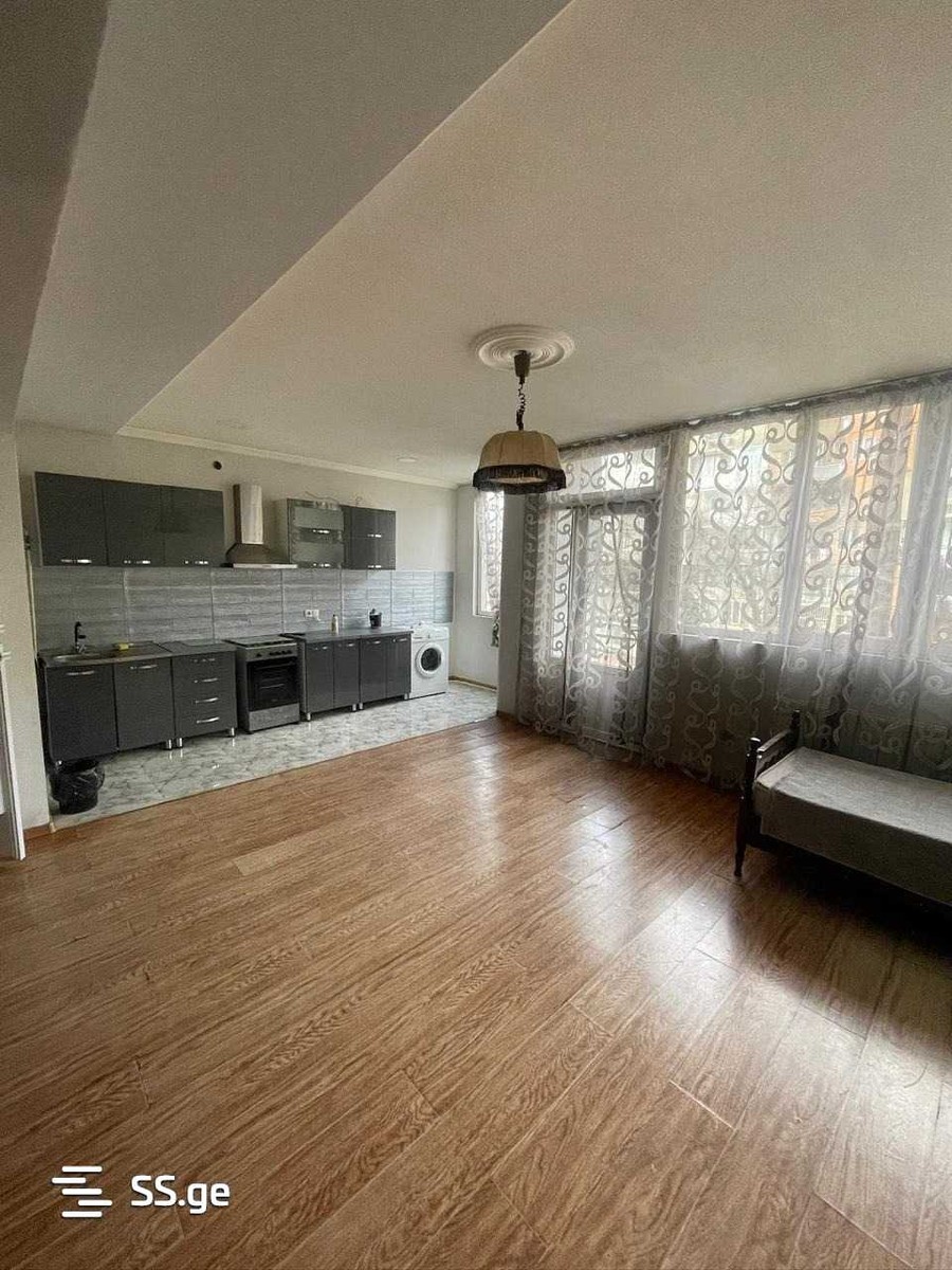 liakhvi st. 0 - 3 rooms