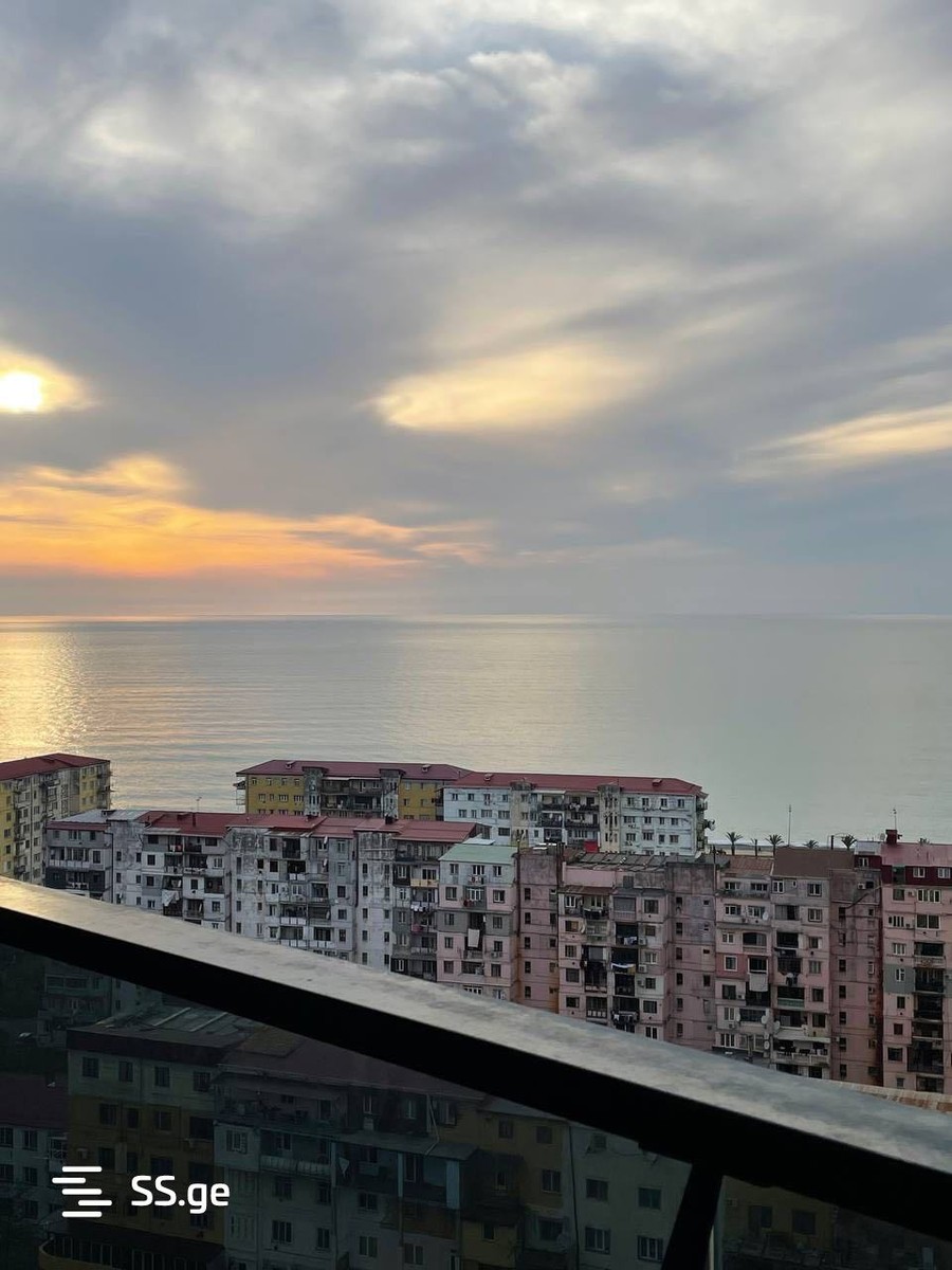 D. Mamuladze st. 13 - 1 rooms