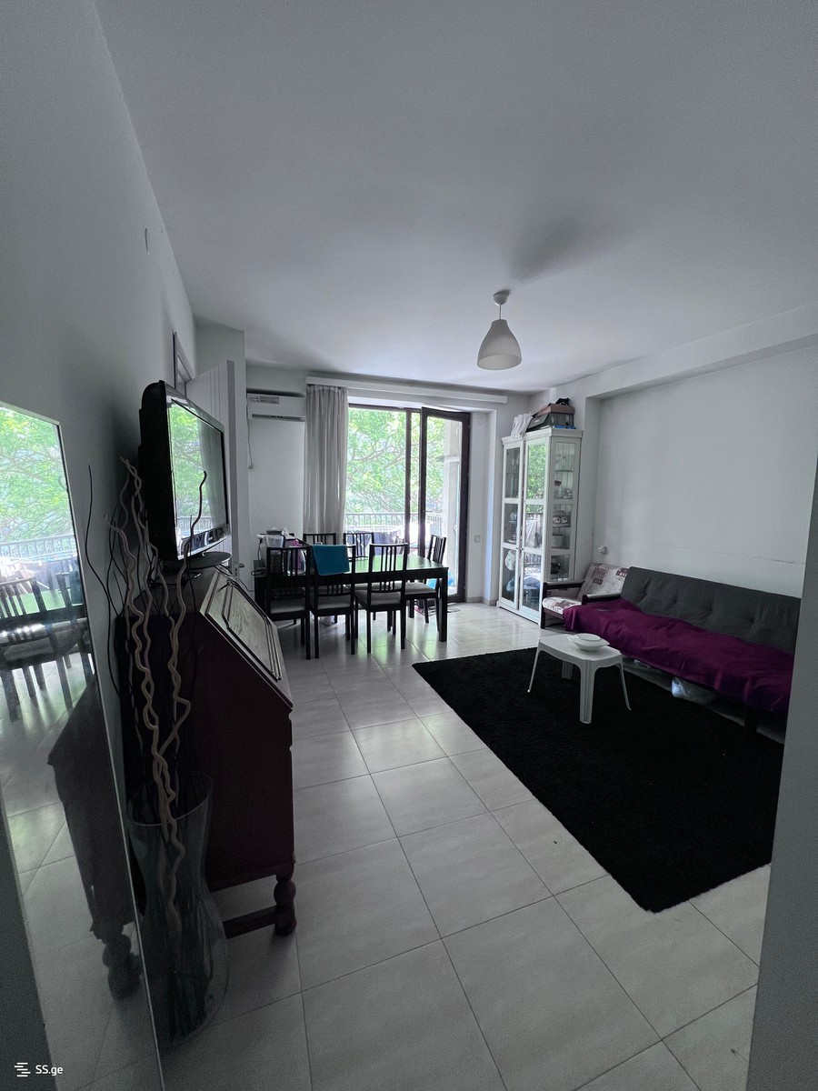 chkondideli st. 111 - 3 rooms