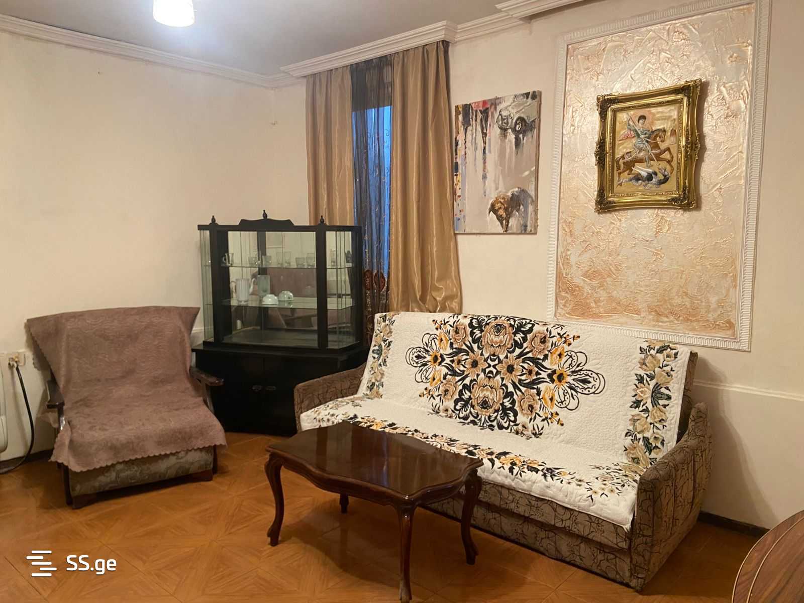 Besik St. 18 - 2 rooms