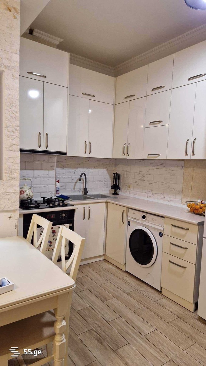 Vepkhistkaosnis st. - 3 rooms