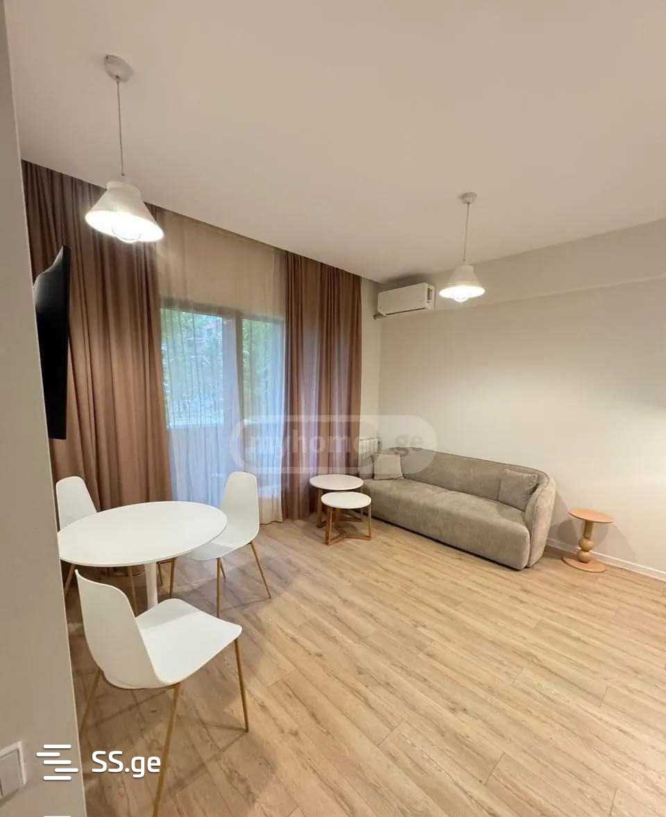 universiteti st. 10 - 3 rooms