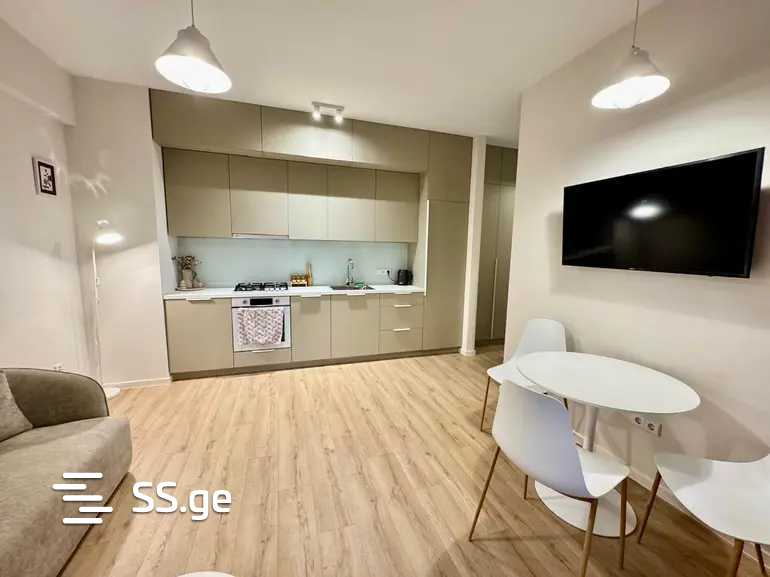 universiteti st. 10 - 3 rooms