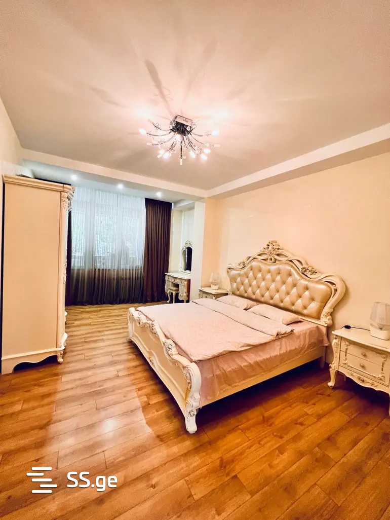 n. zhvania st. 10 - 4 rooms