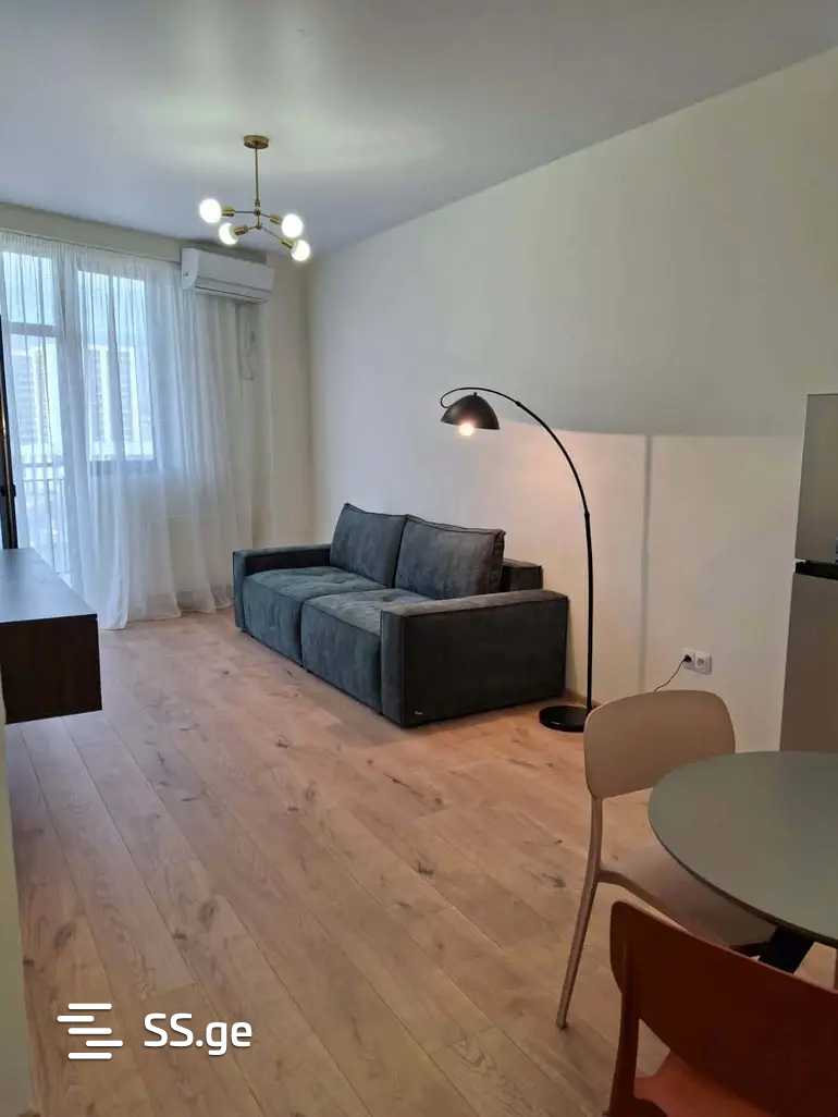 Bob walsh st. - 2 rooms