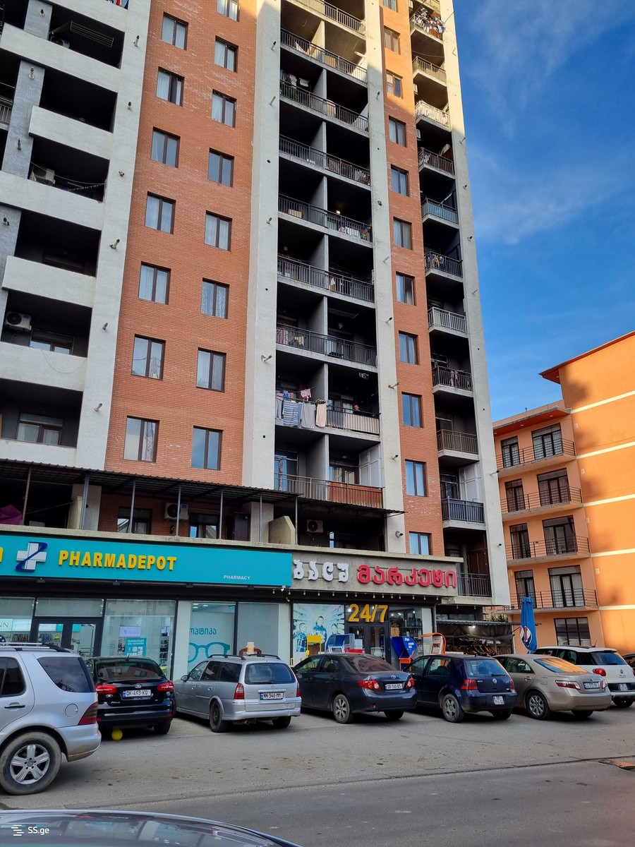 Archil Mephe st. 10ა - 3 rooms