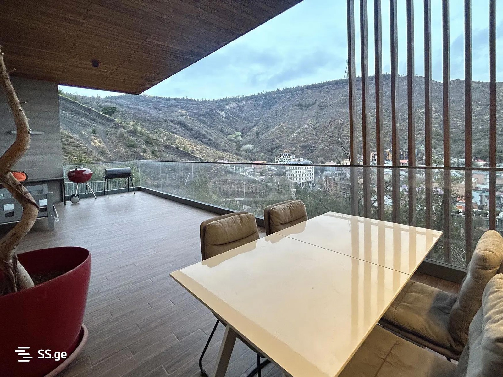 makashvili rise - 3 rooms