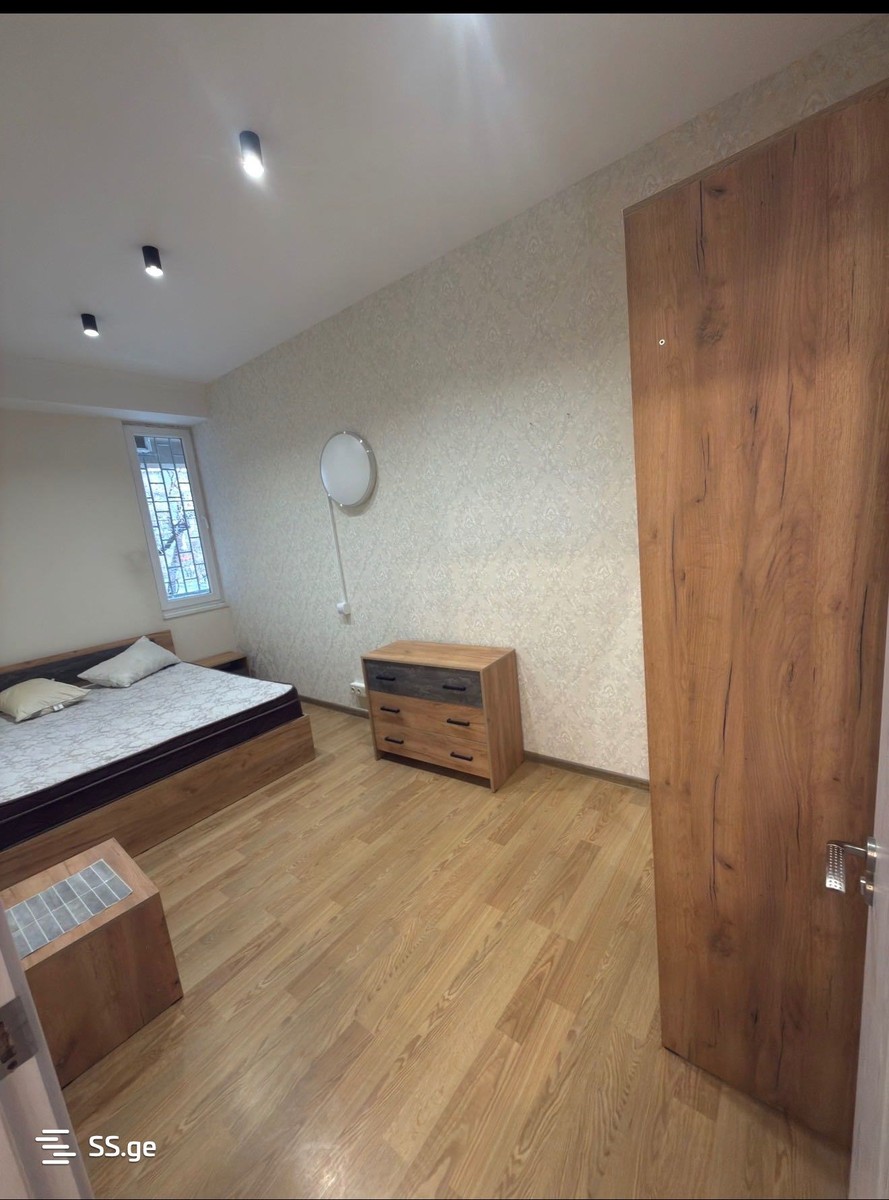 B.Kvernadze st. 13 - 4 rooms