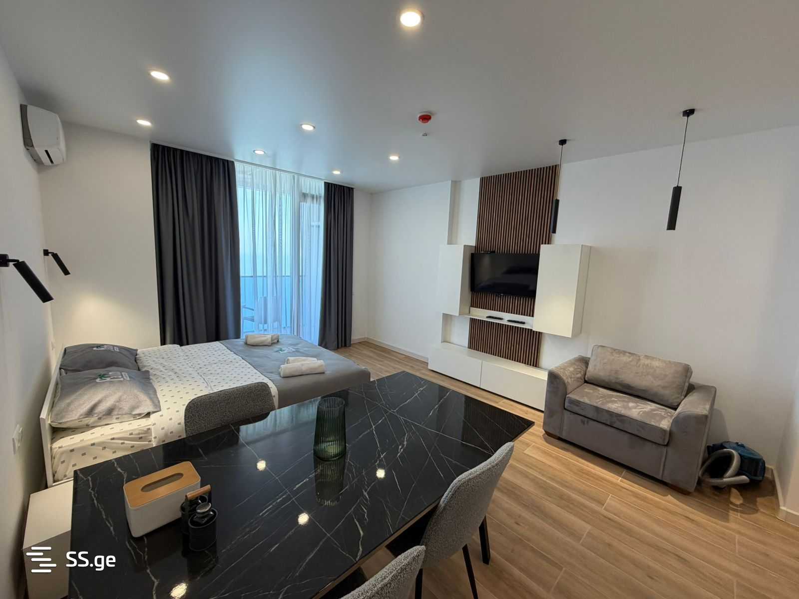 R. Nizharadze st. 10 - 1 rooms