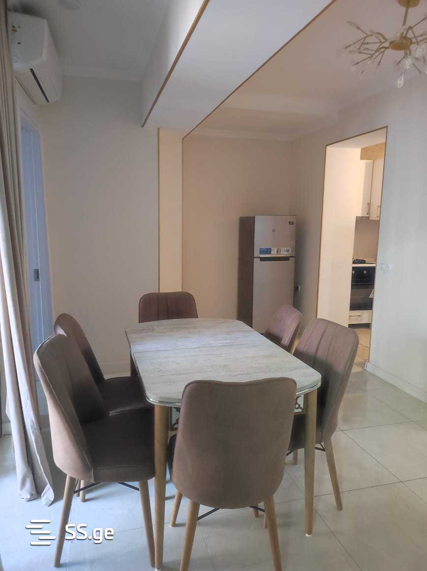 a.wereTlis avenue 109 - 4 rooms