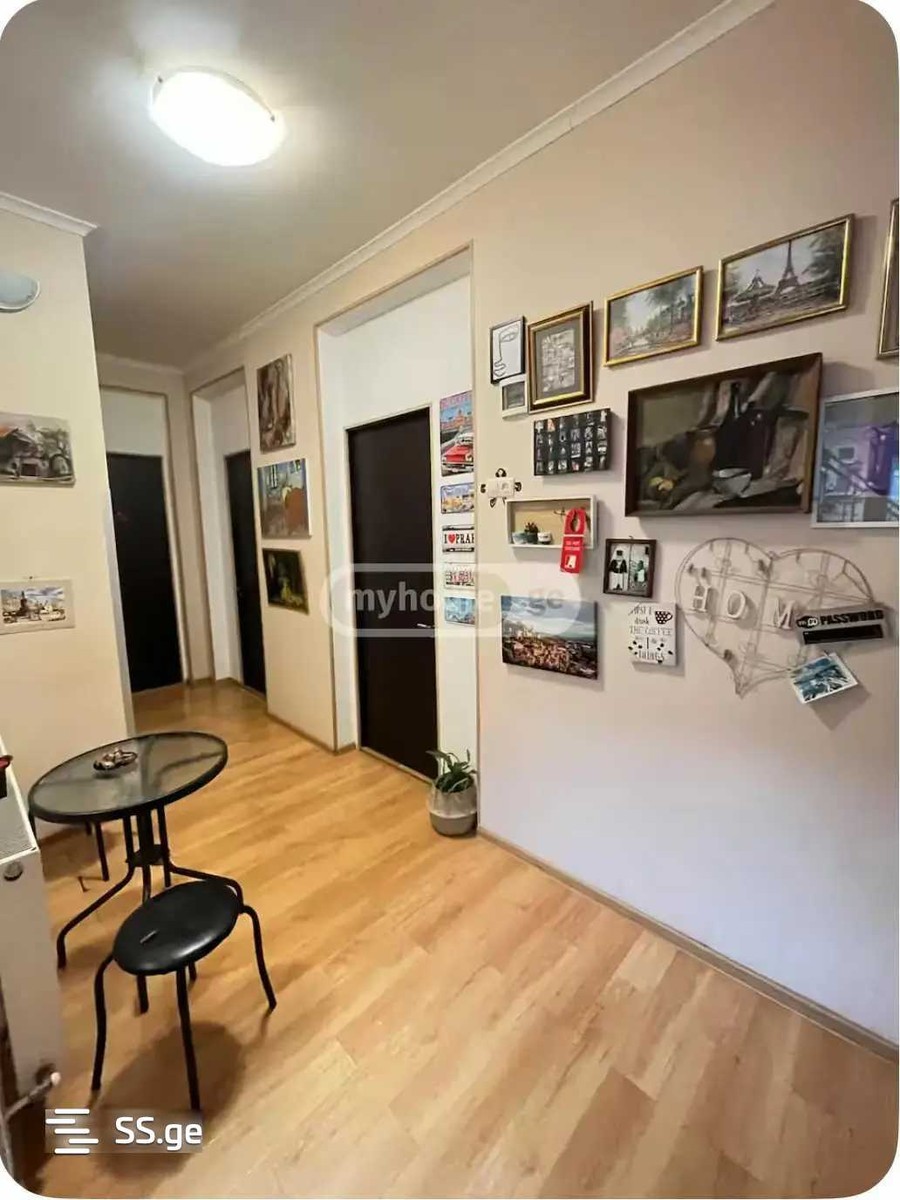 kipiani st. - 8 rooms