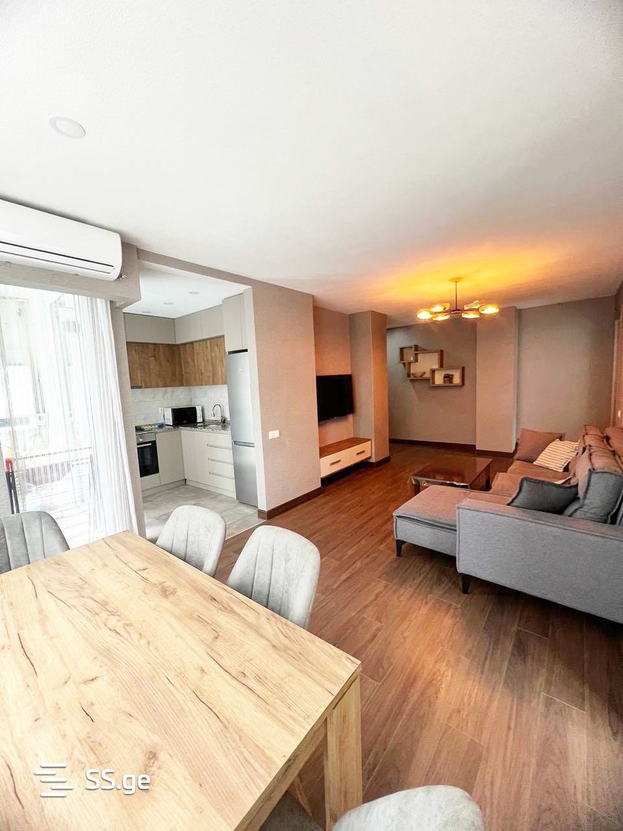 R. Nizharadze st. 18 - 3 rooms