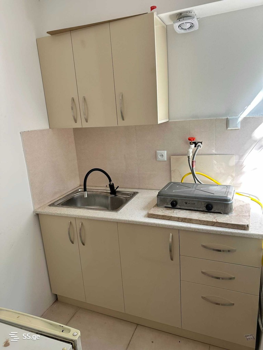 sumbatashvil-iujni st. 17 - 1 rooms