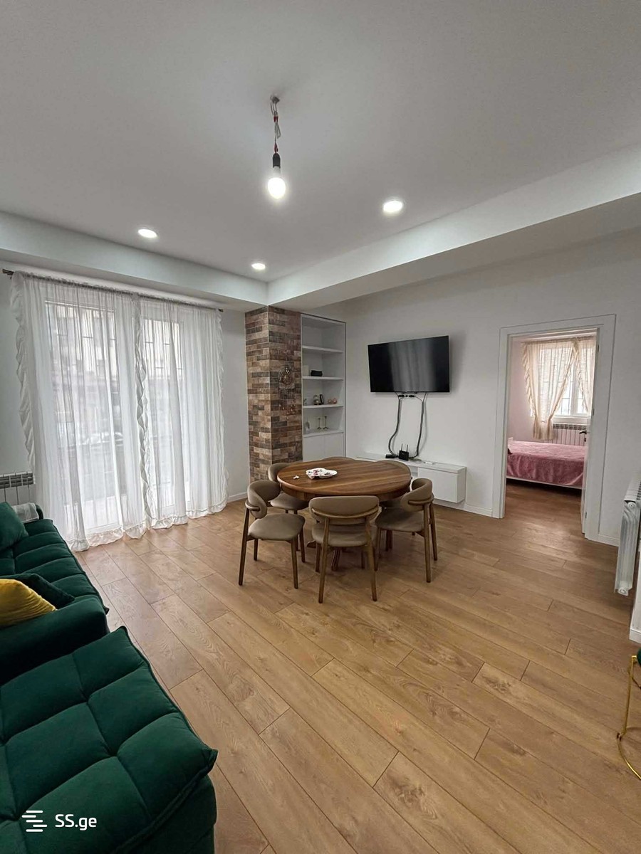 Usakhelauri st. 4 - 3 rooms