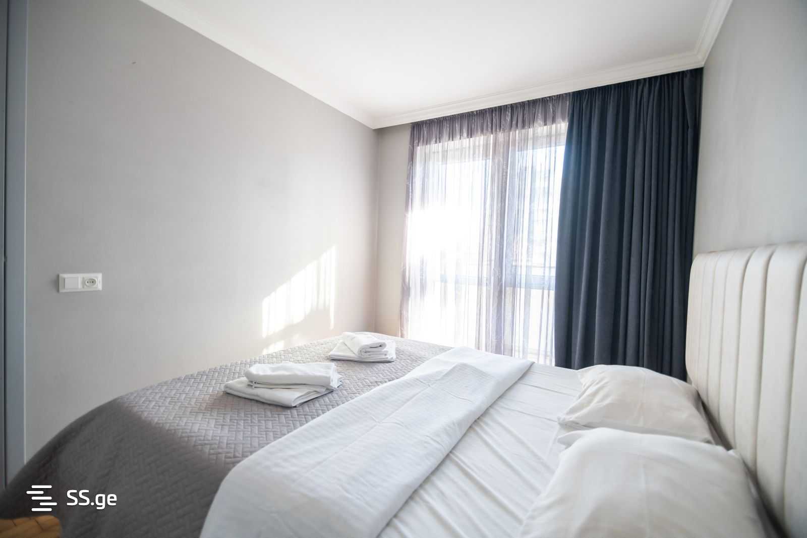 Sh. Rustaveli Ave. 10 - 3 rooms